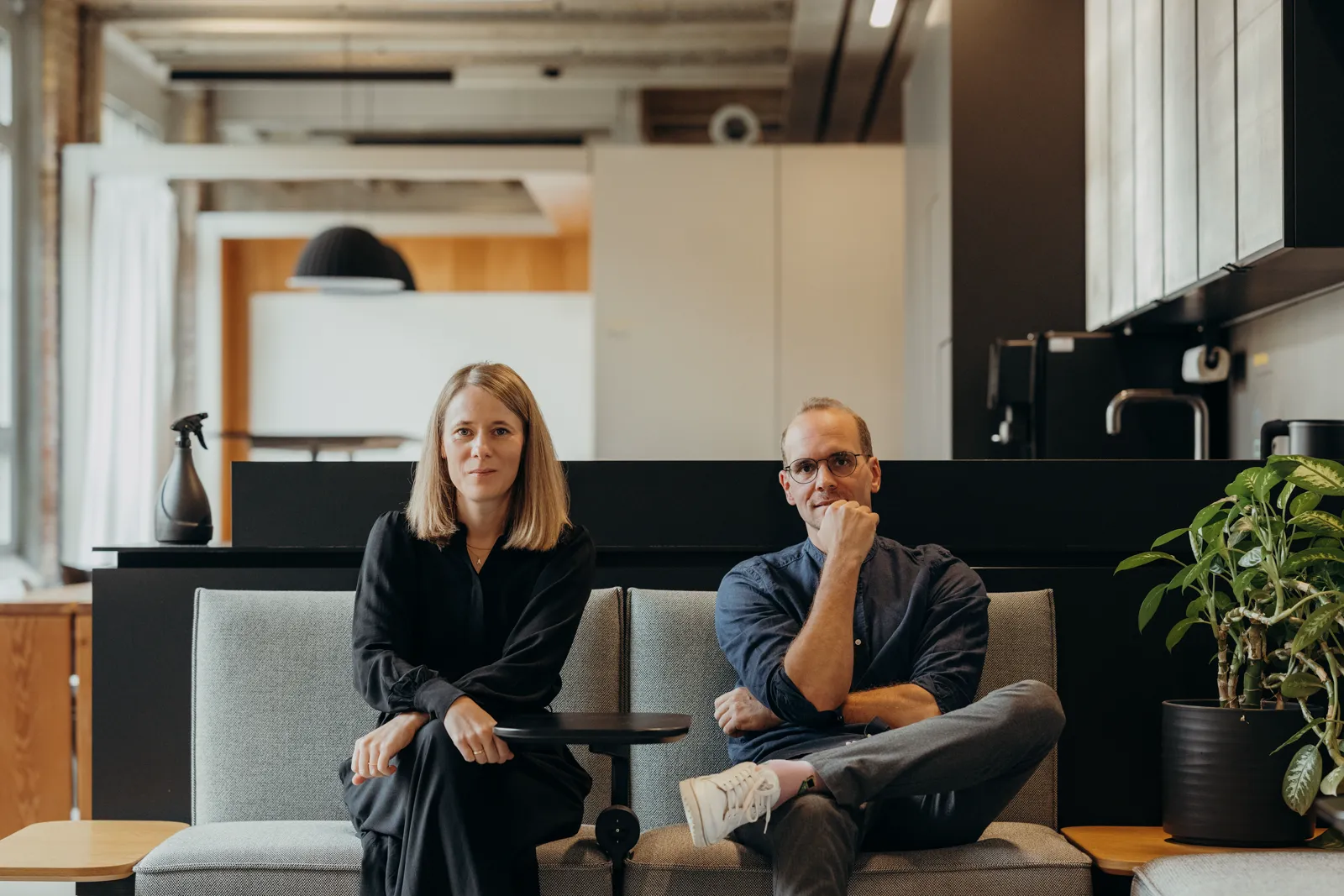 Anne Decker und Simon, Gründerteam von eigenmind in Berlin